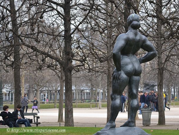 9-mars-2012-Statue-Jardin-des-Tuileries-